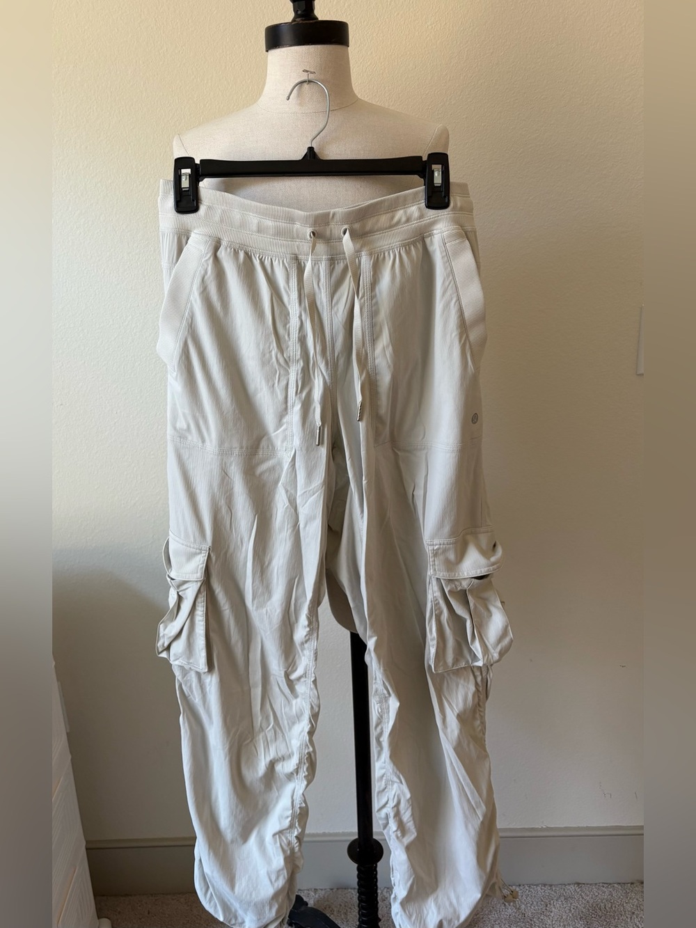 Lululemon | Dance Studio Relaxed-Fit Mid-Rise Cargo Pant - Picture 4 of 6